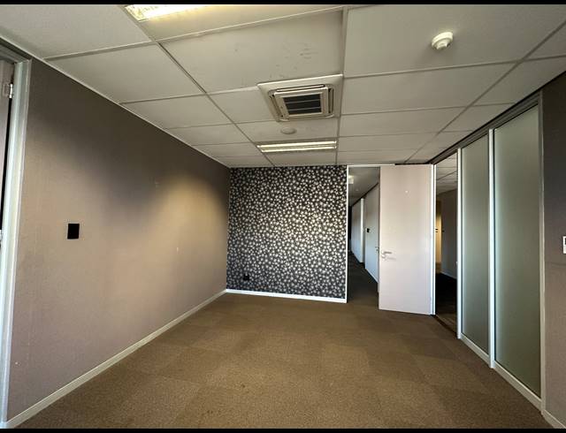 509.30M² OFFICE TO LET IN HIGHVELD